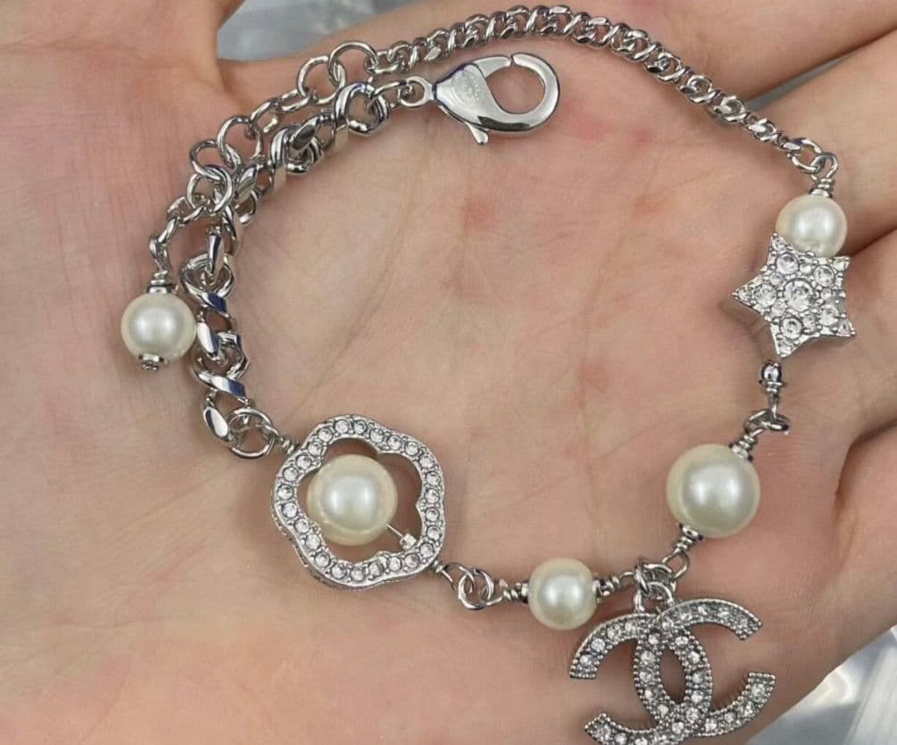 モル様CHANEL シャネル パール チャーム ブレスレット シルバー