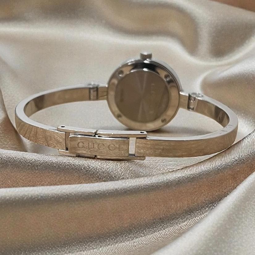 【不動品】GUCCI 腕時計　105　バングルウォッチ　ガーネットベゼル