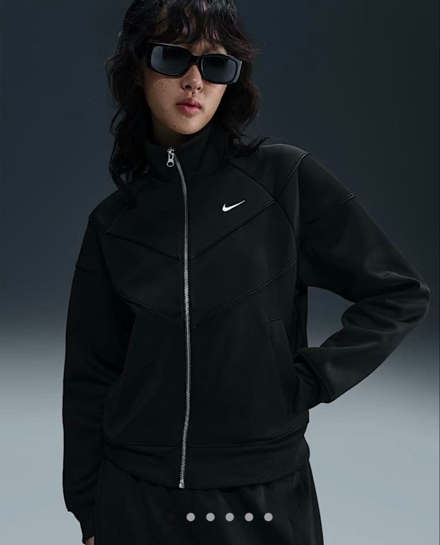 aespaカリナ着用　NIKE スポーツウェアウィンドランナーウィメンズMサイズ