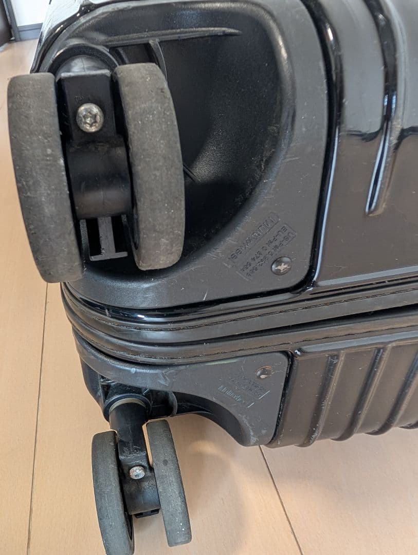 【週末限定割引】RIMOWA ブラック キャリーケース サルサデラックス