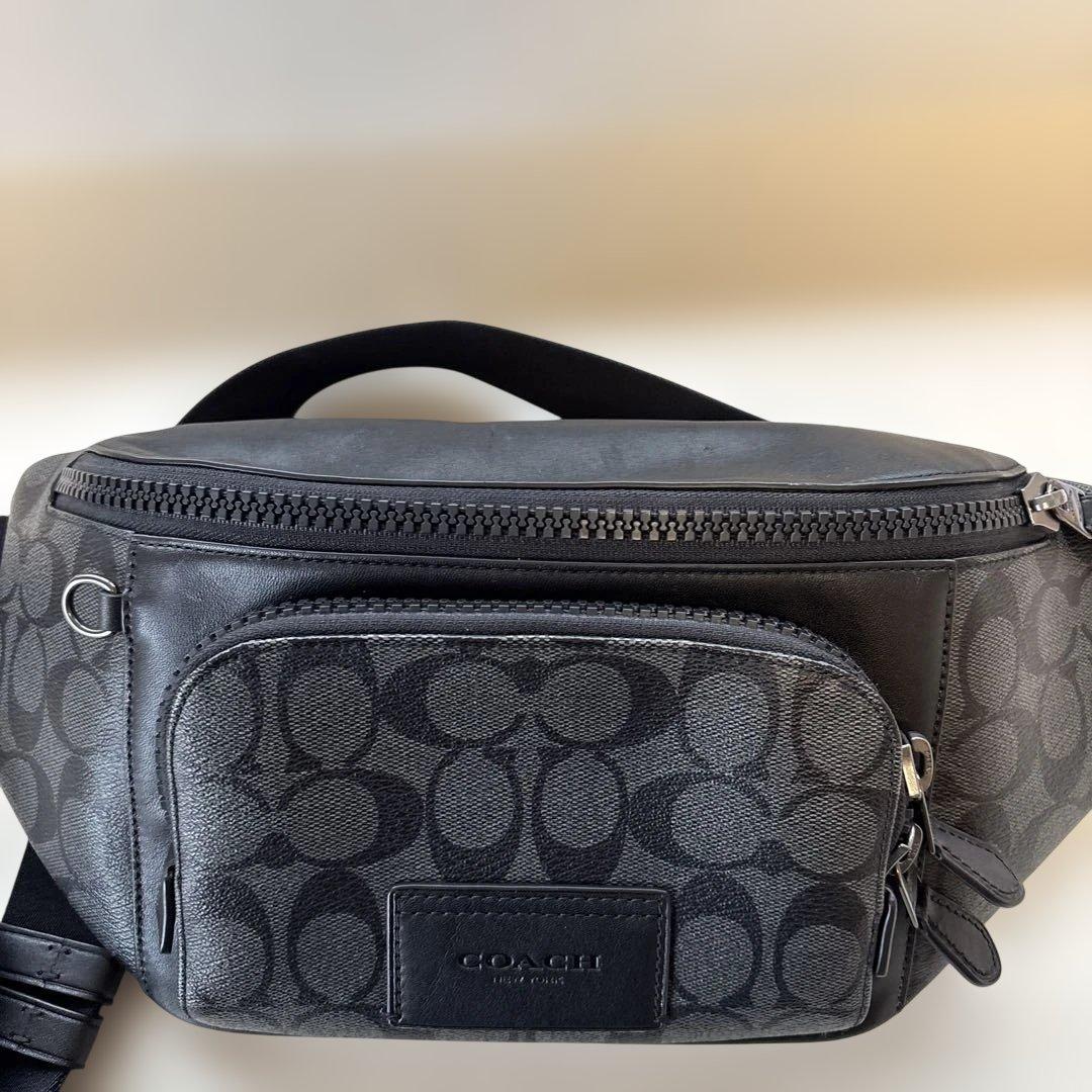 COACH モノグラムレザーボディバッグ