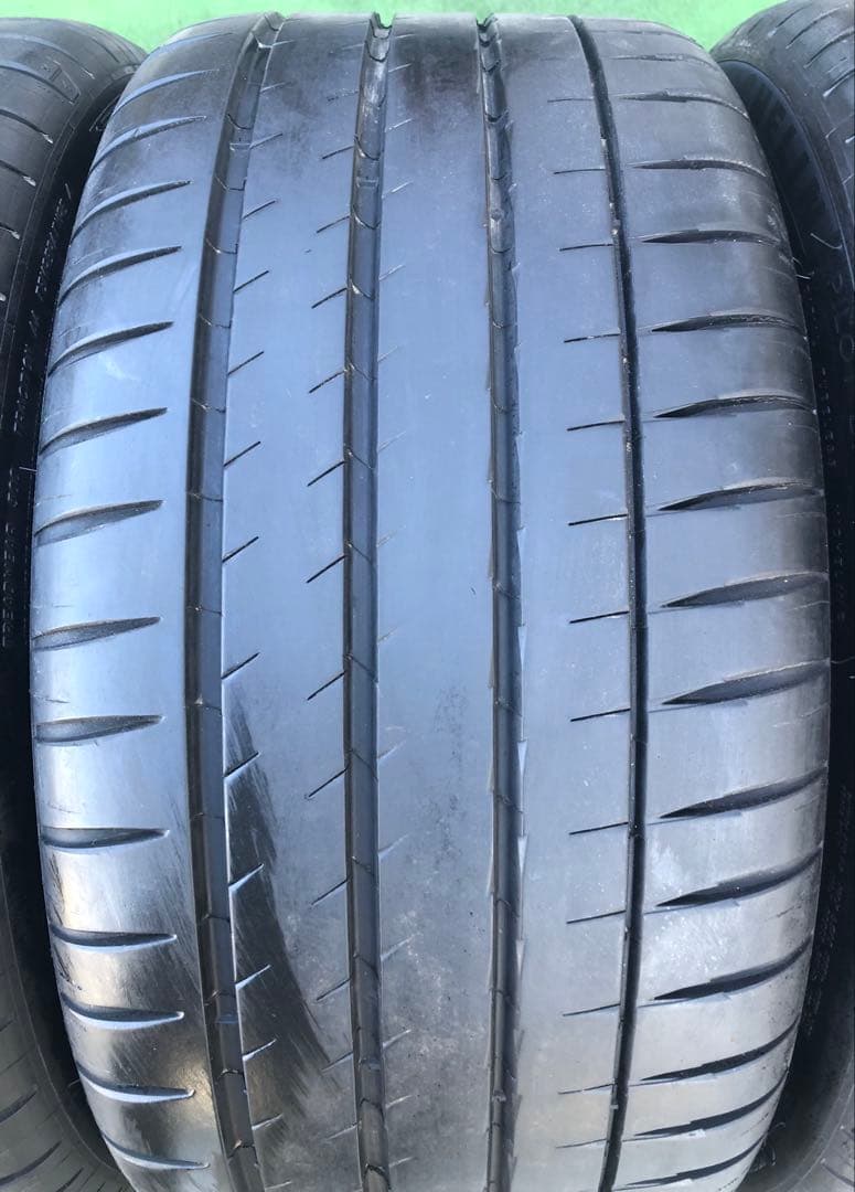 235/40 R18、MICHELIN 4S、2024年