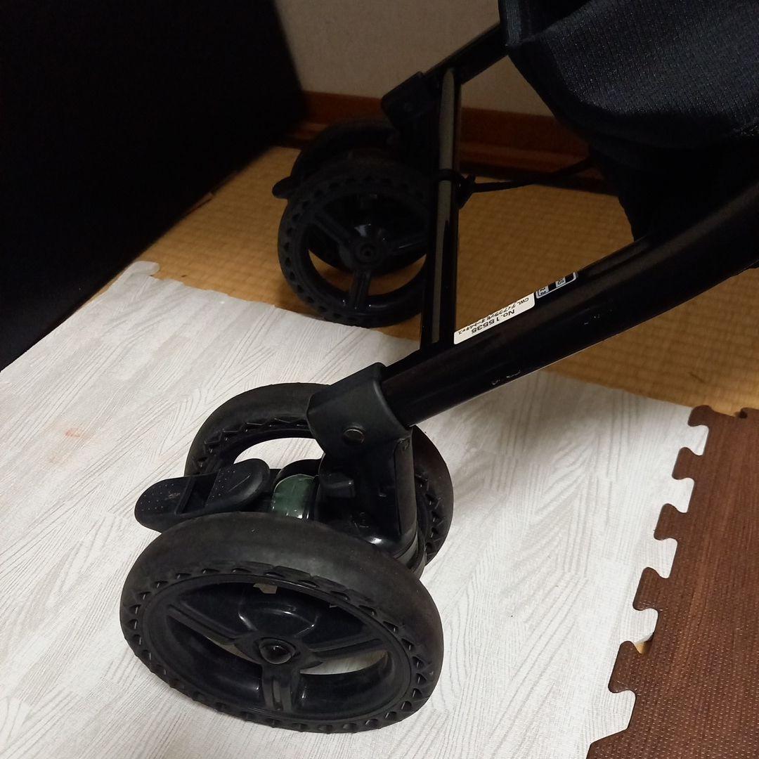 コンビ　ベビーカー　ディアクラッセ 　オート4キャス　(ルーバー開閉式)
