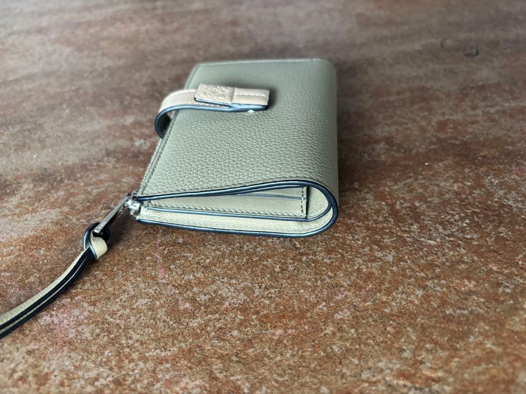 【美品】ロエベ スリムジップ バイフォールド ウォレット ソフトグレインカーフ