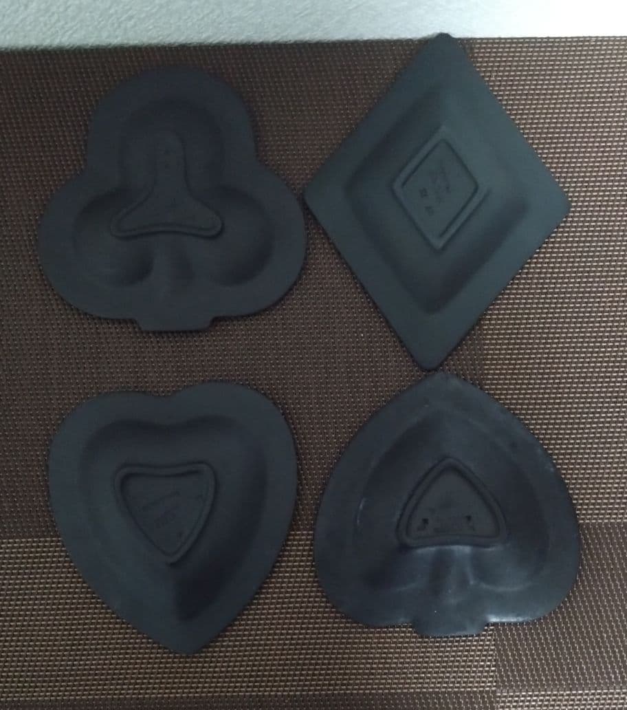 ウェッジウッド・ジャスパーブラックトランプ型４種小物入れプレート