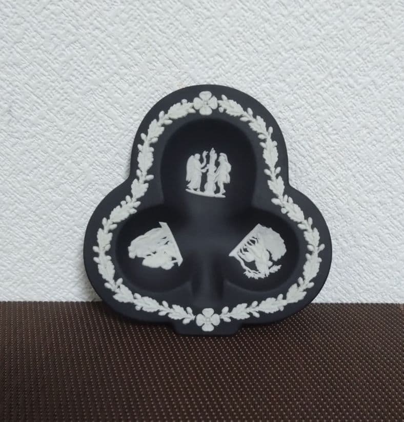 ウェッジウッド・ジャスパーブラックトランプ型４種小物入れプレート