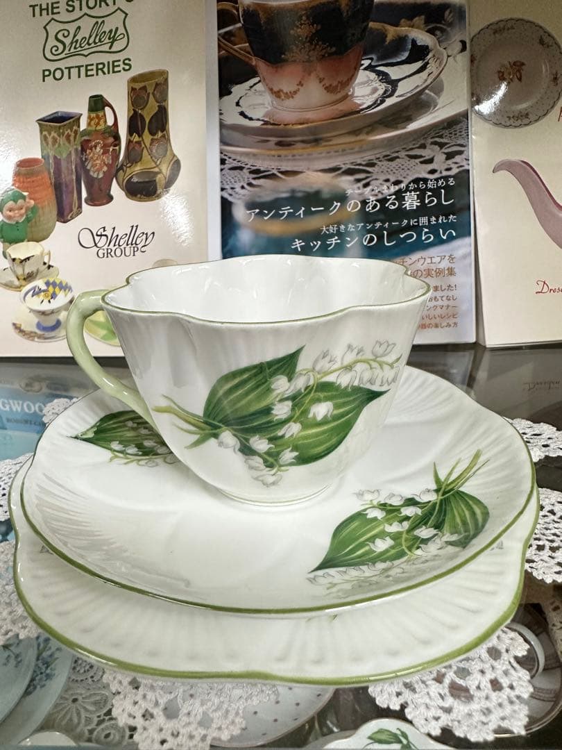 Shelley シェリー　スズランのトリオ　①