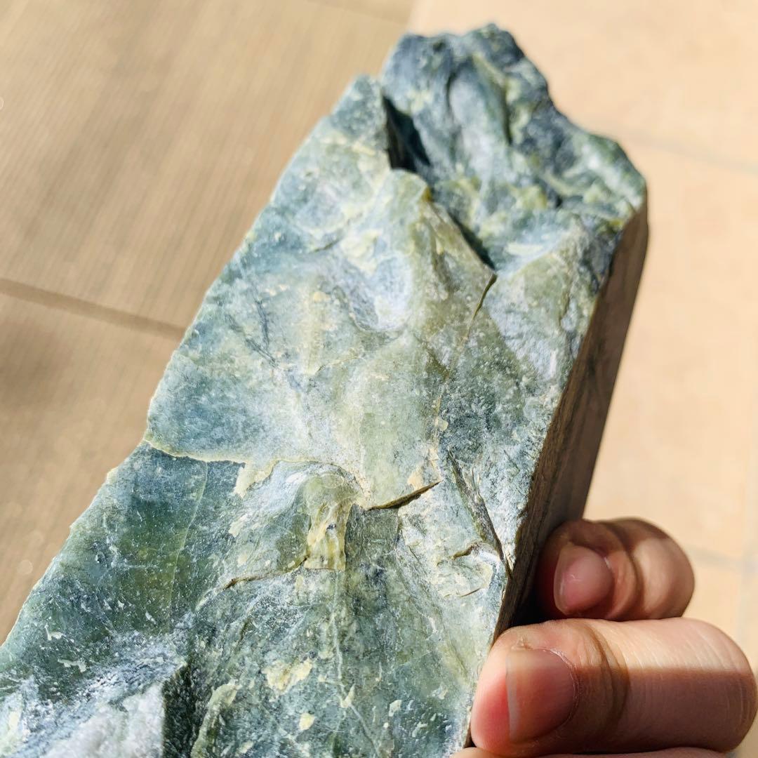 【⭐️超激レア天然石⭐️】緑色 ミャンマー産 翡翠 原石 天然石