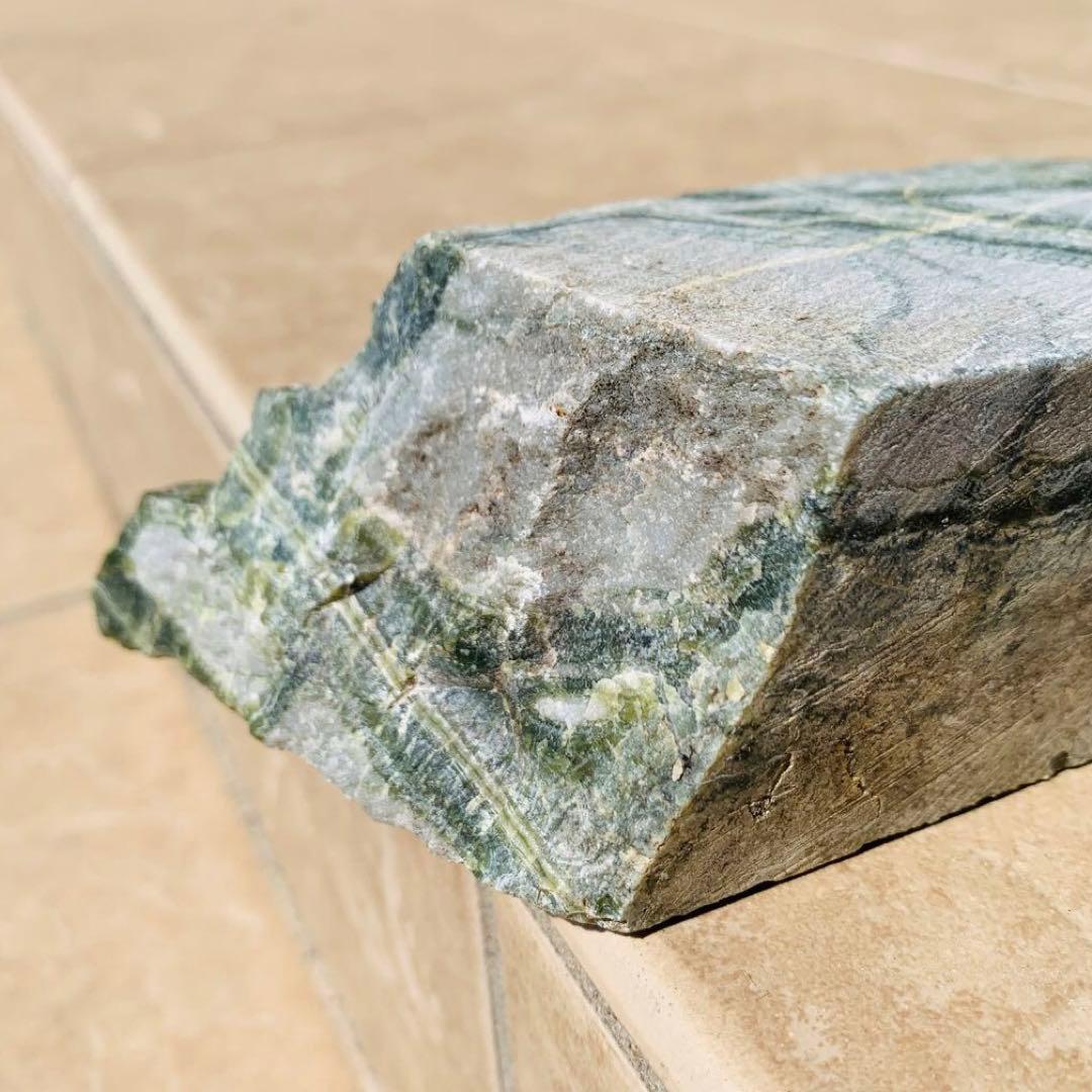 【⭐️超激レア天然石⭐️】緑色 ミャンマー産 翡翠 原石 天然石