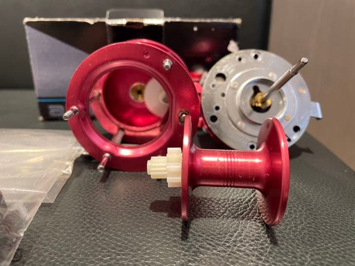 Abu classic REPLICA RED 5000C 中古