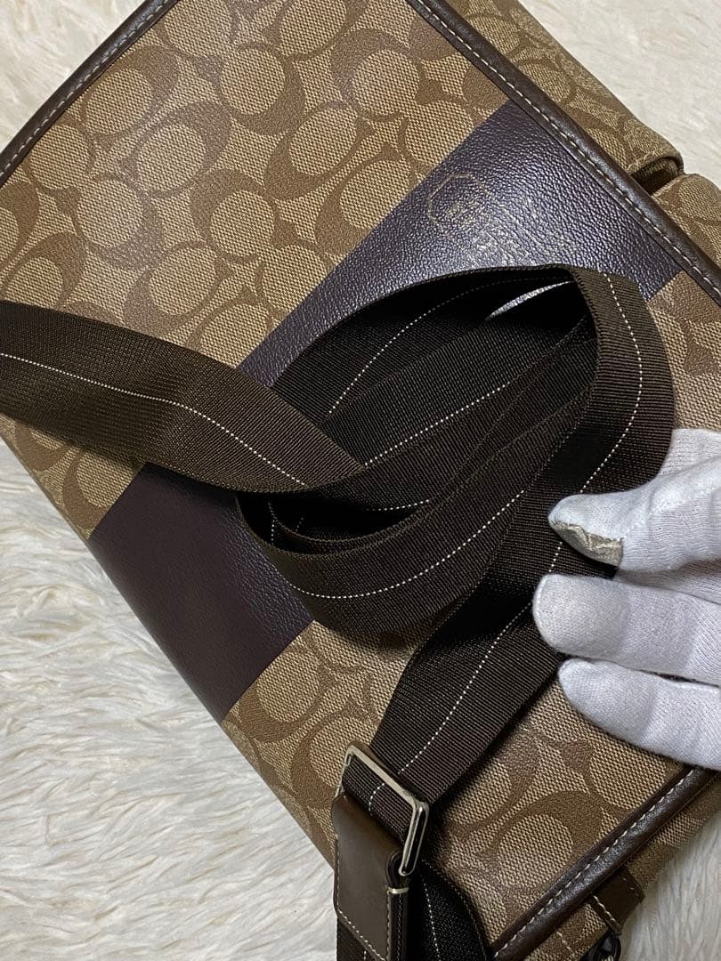 COACH メッセンジャーバッグ ブラウン系 シグネチャー　PVCレザー　美品