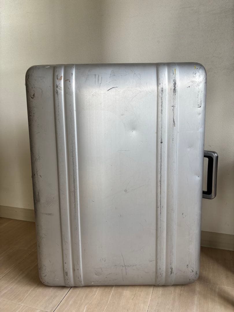ZERO HALLIBURTON アルミニウム製シルバースーツケース