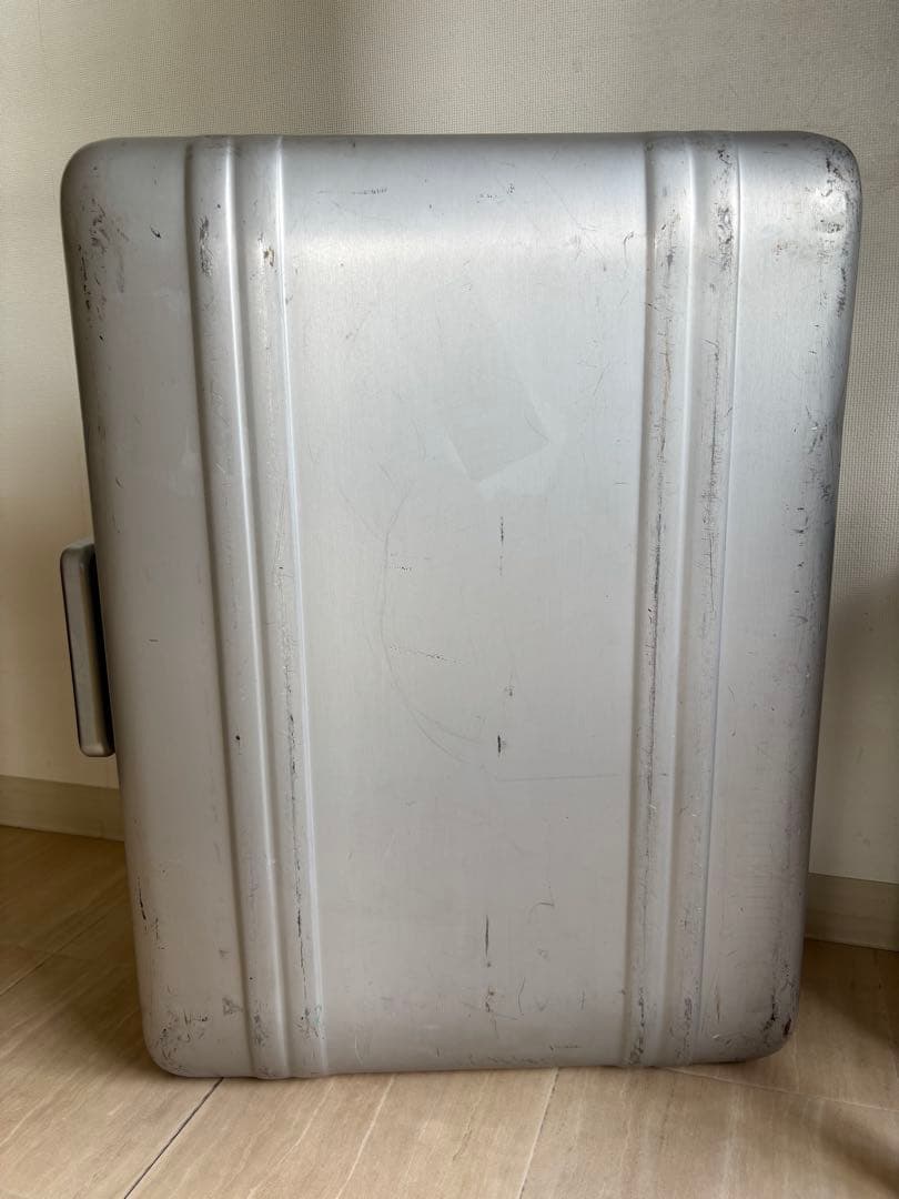 ZERO HALLIBURTON アルミニウム製シルバースーツケース