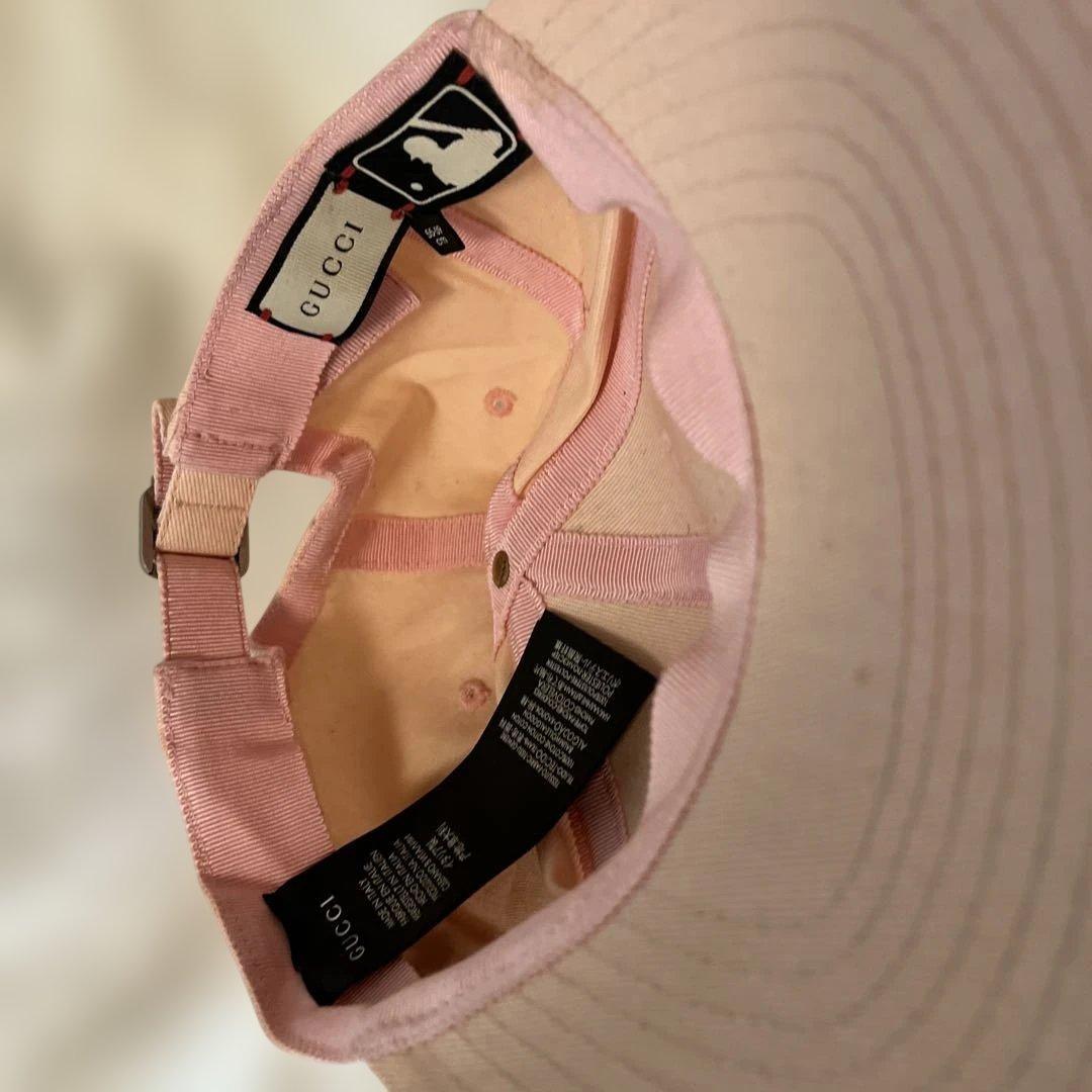 GUCCI ピンク ベースボールキャップ