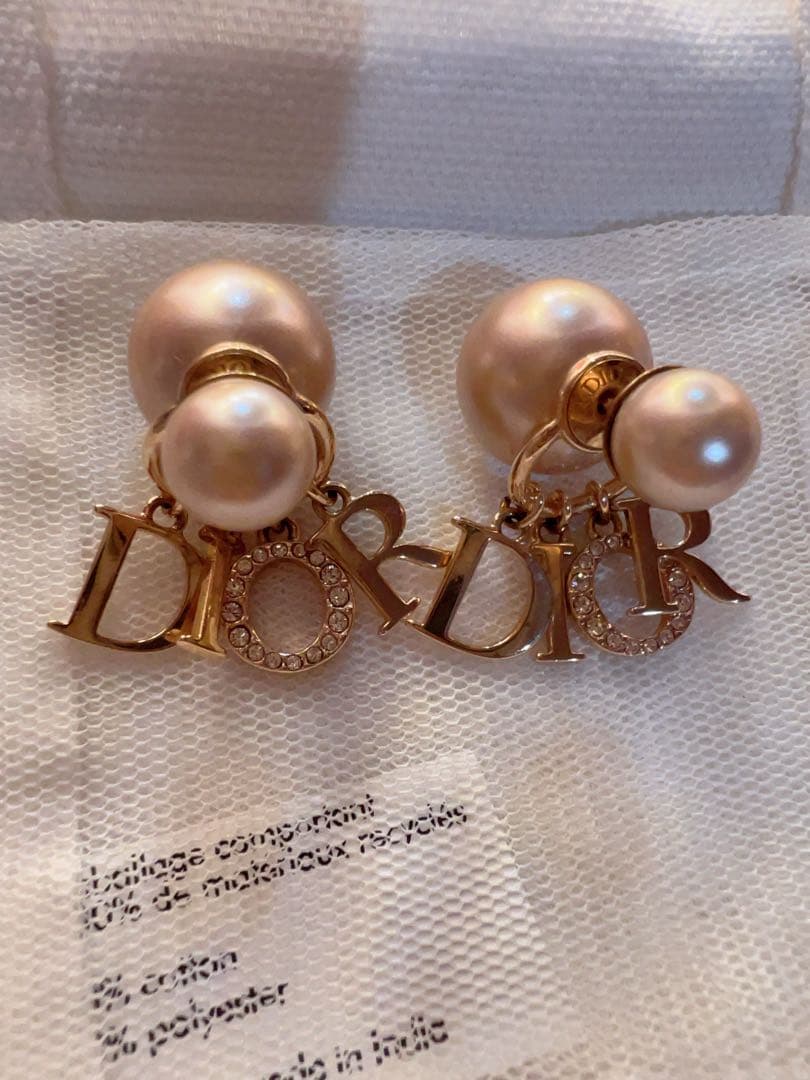 Diorパールピアス