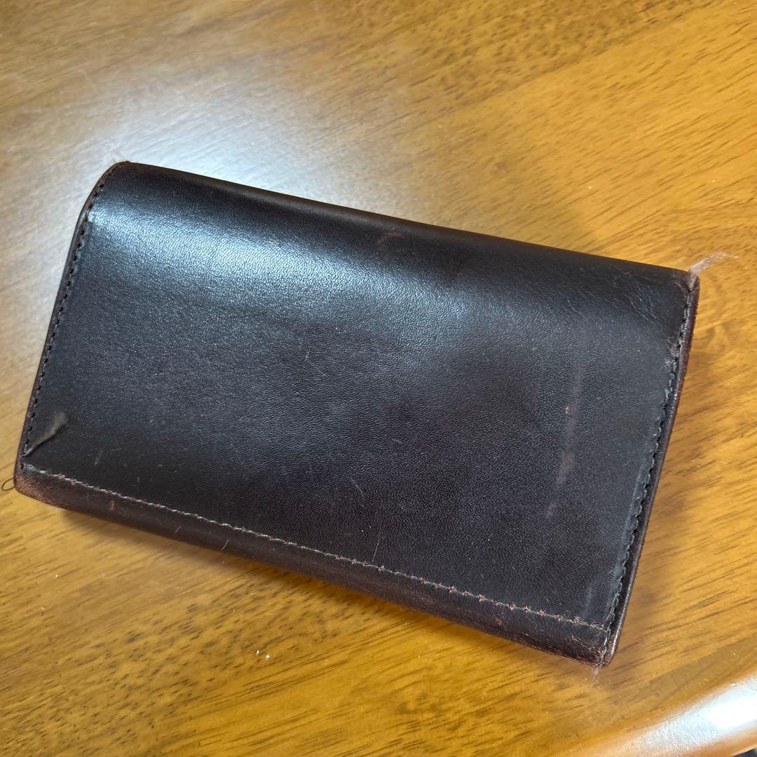 HTC フラワーモチーフ ダークブラウンレザー長財布