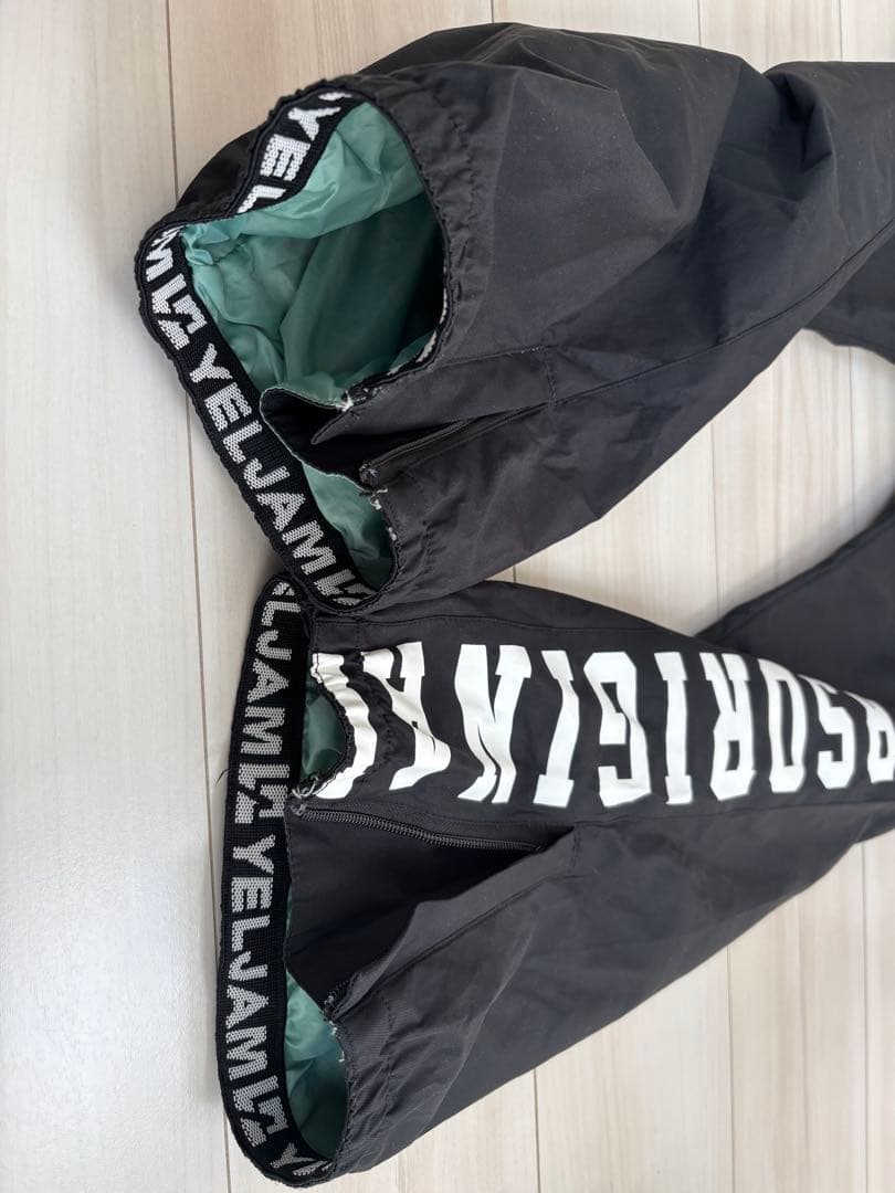 スノーボードウェア（もちろんスキーでもOK〕）