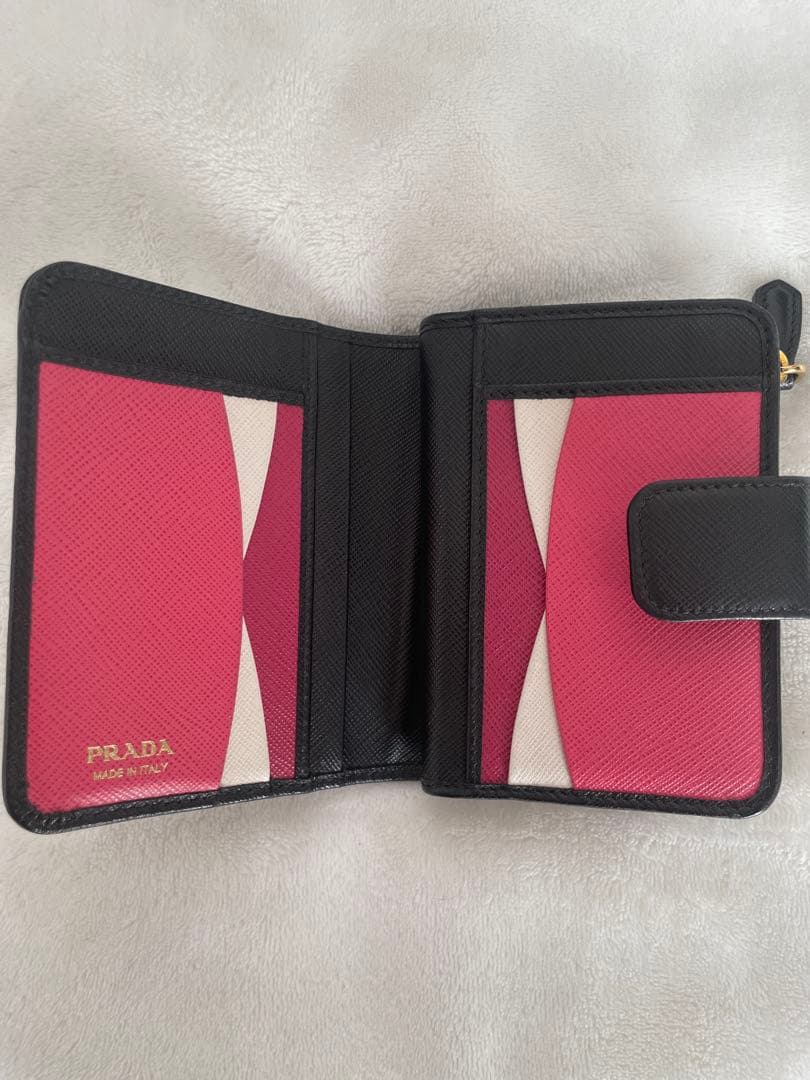 PRADA サフィアーノレザー 二つ折り財布 マルチ ピンク