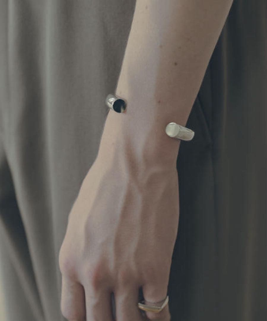 h'eres　SIEG BANGLE 期間限定
