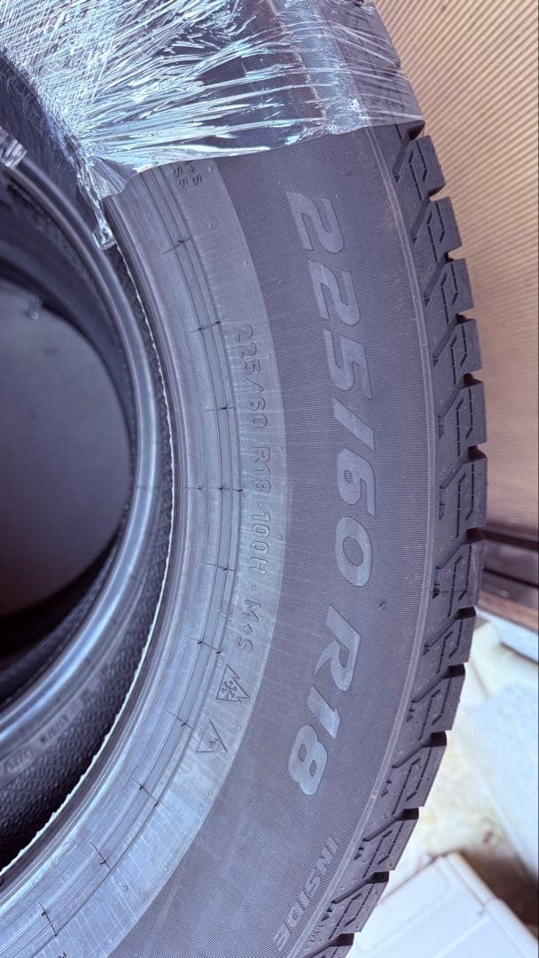 スタッドレスタイヤ 225/60 R18