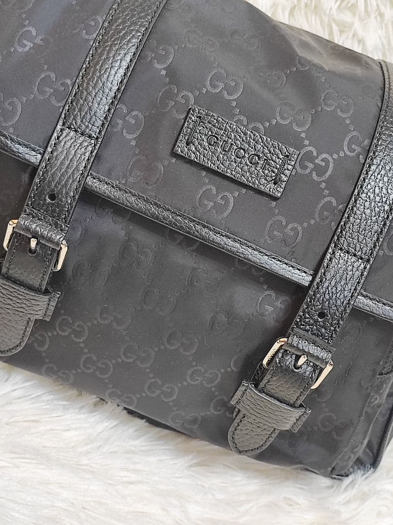 新品 GUCCI ショルダーバッグ メッセンジャーバッグ ブラック 完売商品