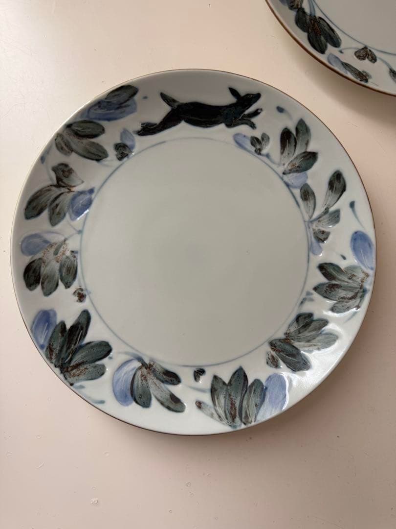 未使用 松本郁美さん 6寸皿（動物唐草) プレート 直径約19センチ 2枚セット