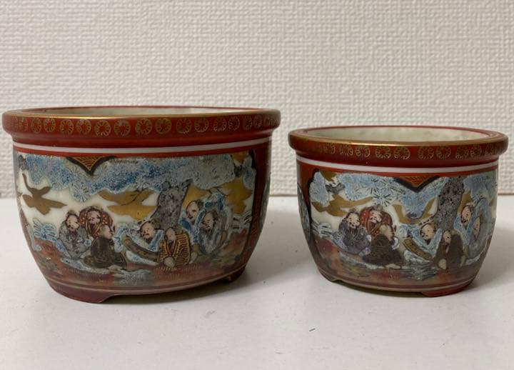 九谷焼≪ 九谷庄三銘 ≫ 金彩赤絵色絵 花鳥・竹林の七賢人図 丸形三足小品植木鉢