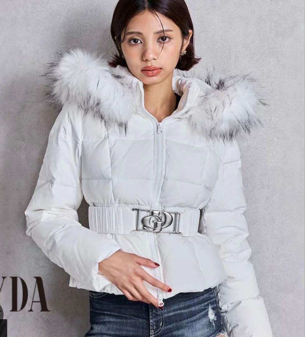 GYDAホワイトファーダウンジャケット