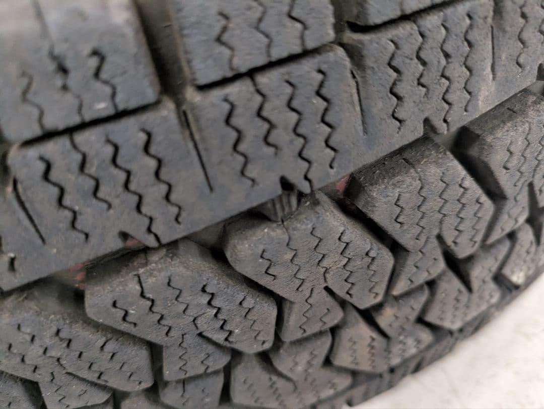 【23年製】195/80R15 107/105N LT スタッドレスタイヤ