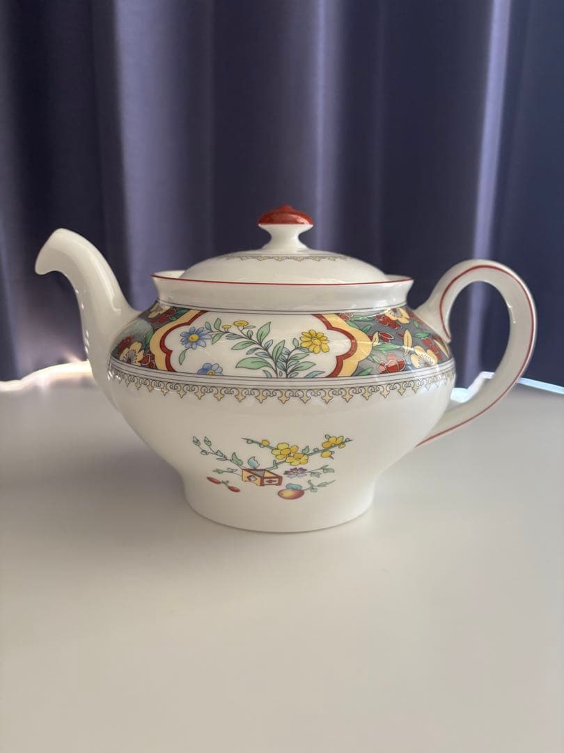 ミントン・アジアンフラワー・ティーポット、廃盤品になります。家庭保管品です。