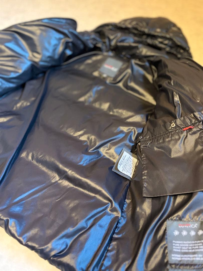 DUVETICA フード付き ブラックダウンジャケット サイズ42