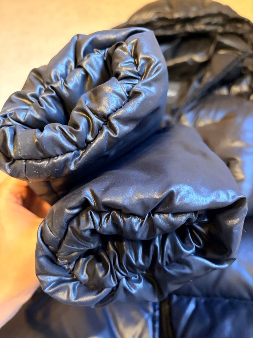 DUVETICA フード付き ブラックダウンジャケット サイズ42