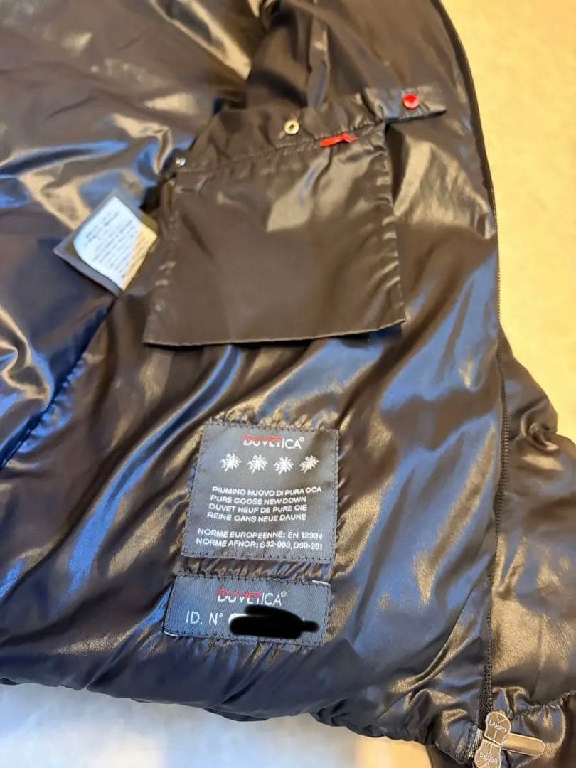 DUVETICA フード付き ブラックダウンジャケット サイズ42