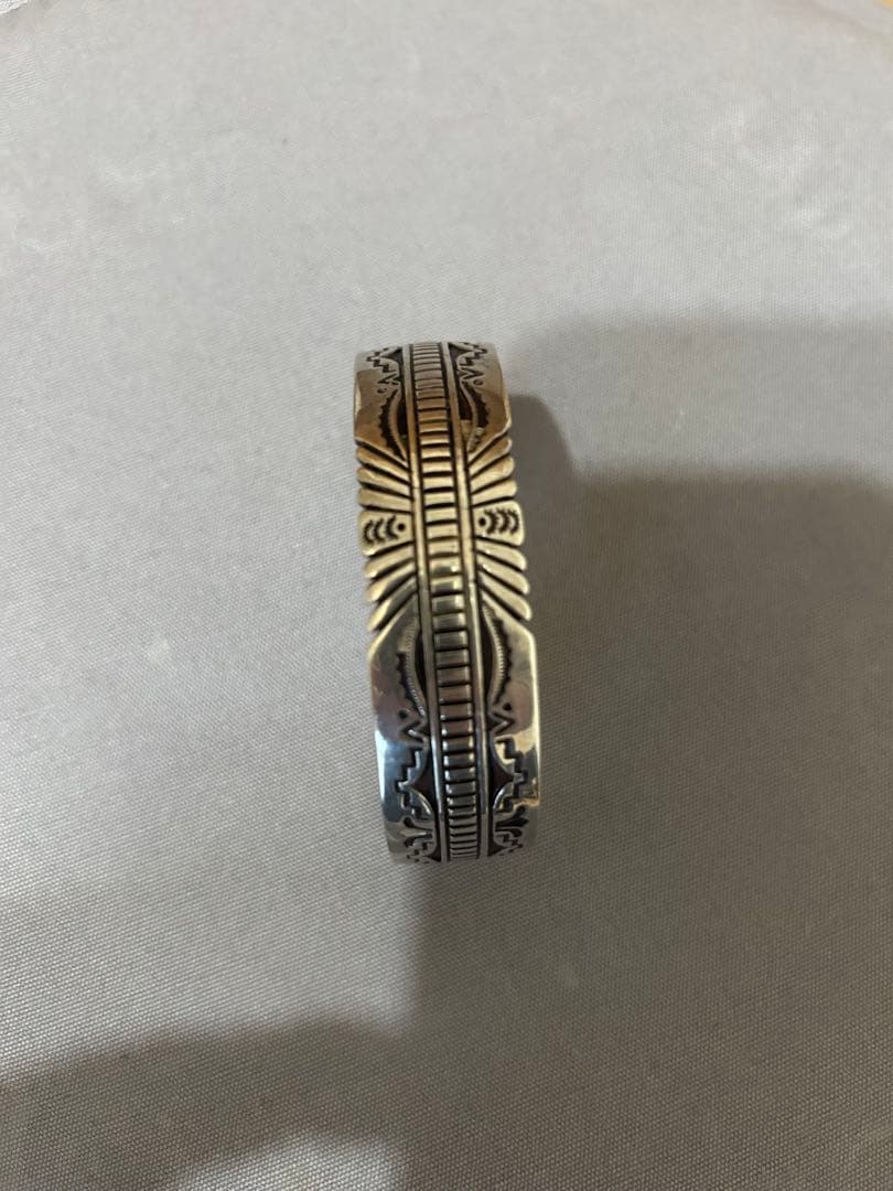 エスニック風彫刻オープンバングル