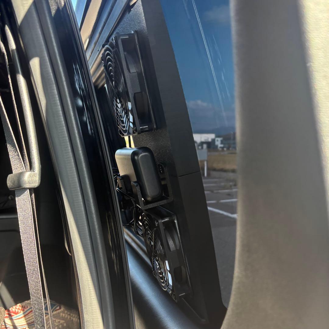 ハイエース 換気扇 ４型 〜 USBファン 2連 ネット バッテリー置付 運転席