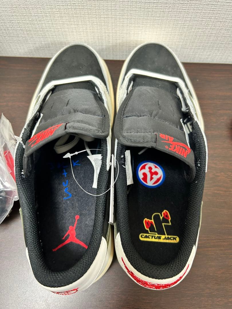 ナイキジョーダン1トラヴィスTravisScott Nike AirJordan