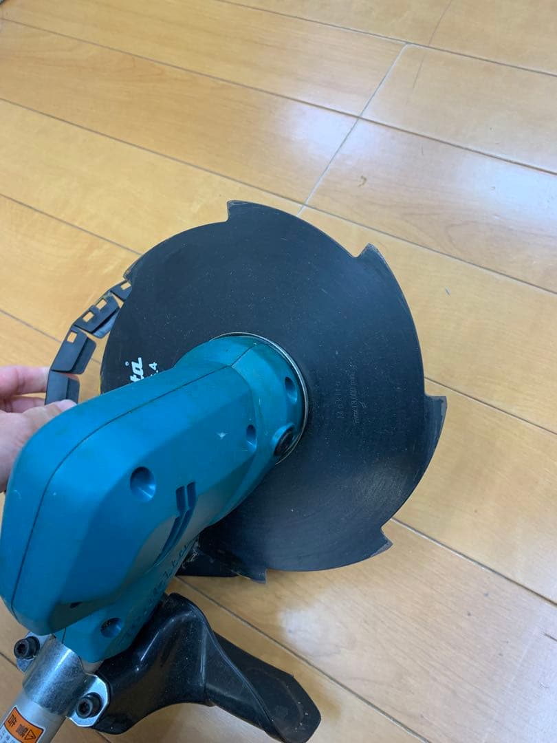 Makita 18V 草刈り機 MUR194D コードレス