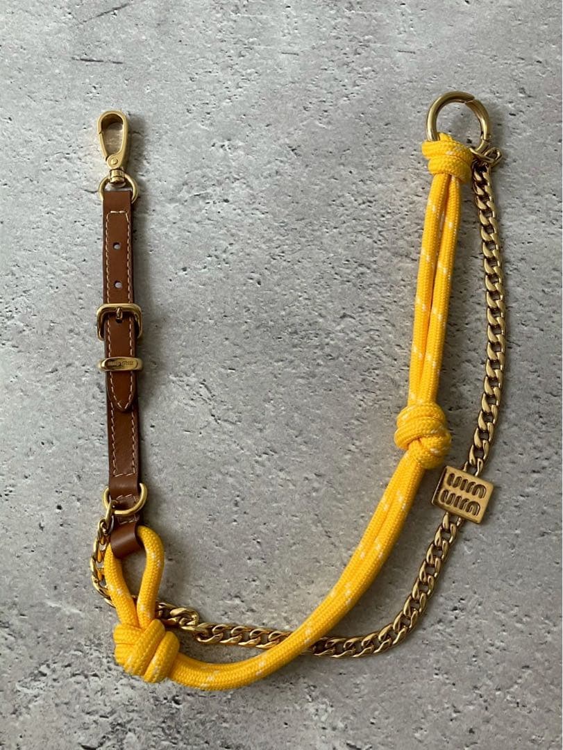 ミュウミュウ 　レザーxコードxメタル トリック　キーホルダー