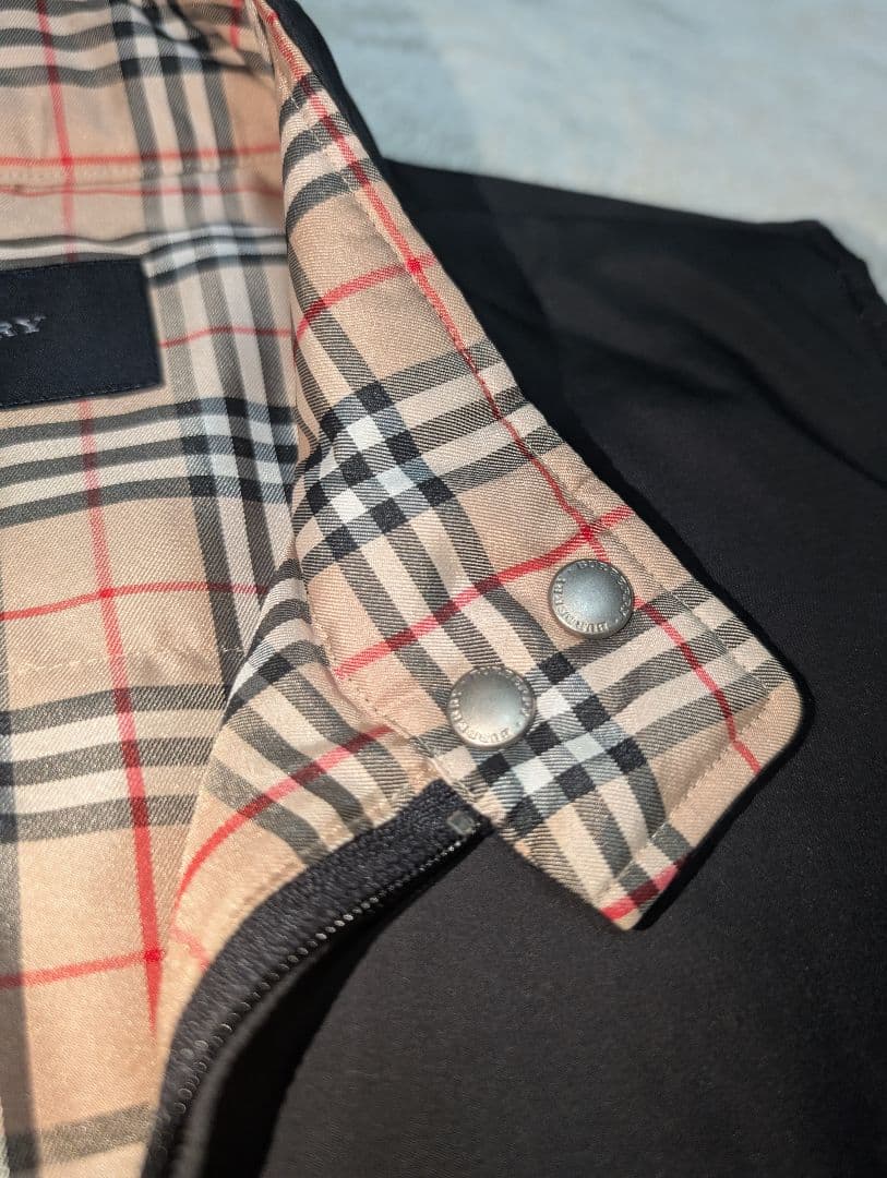 美品です！BURBERRY golfブラック ダウンベスト