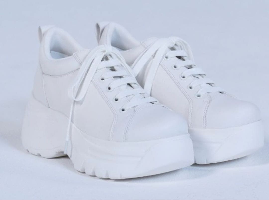 【値下げ‼︎早い者勝ち】鈴木亜美さんプロデュース厚底スニーカー　Mサイズ