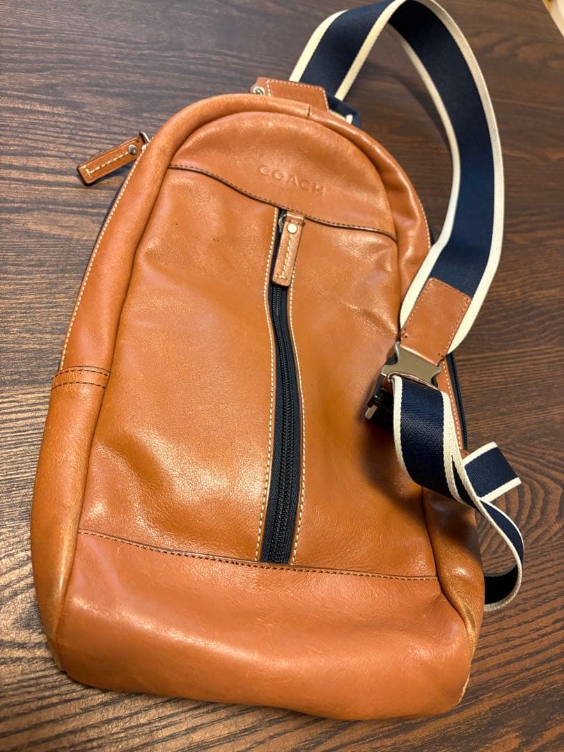 COACH ブラウンレザーボディバッグ
