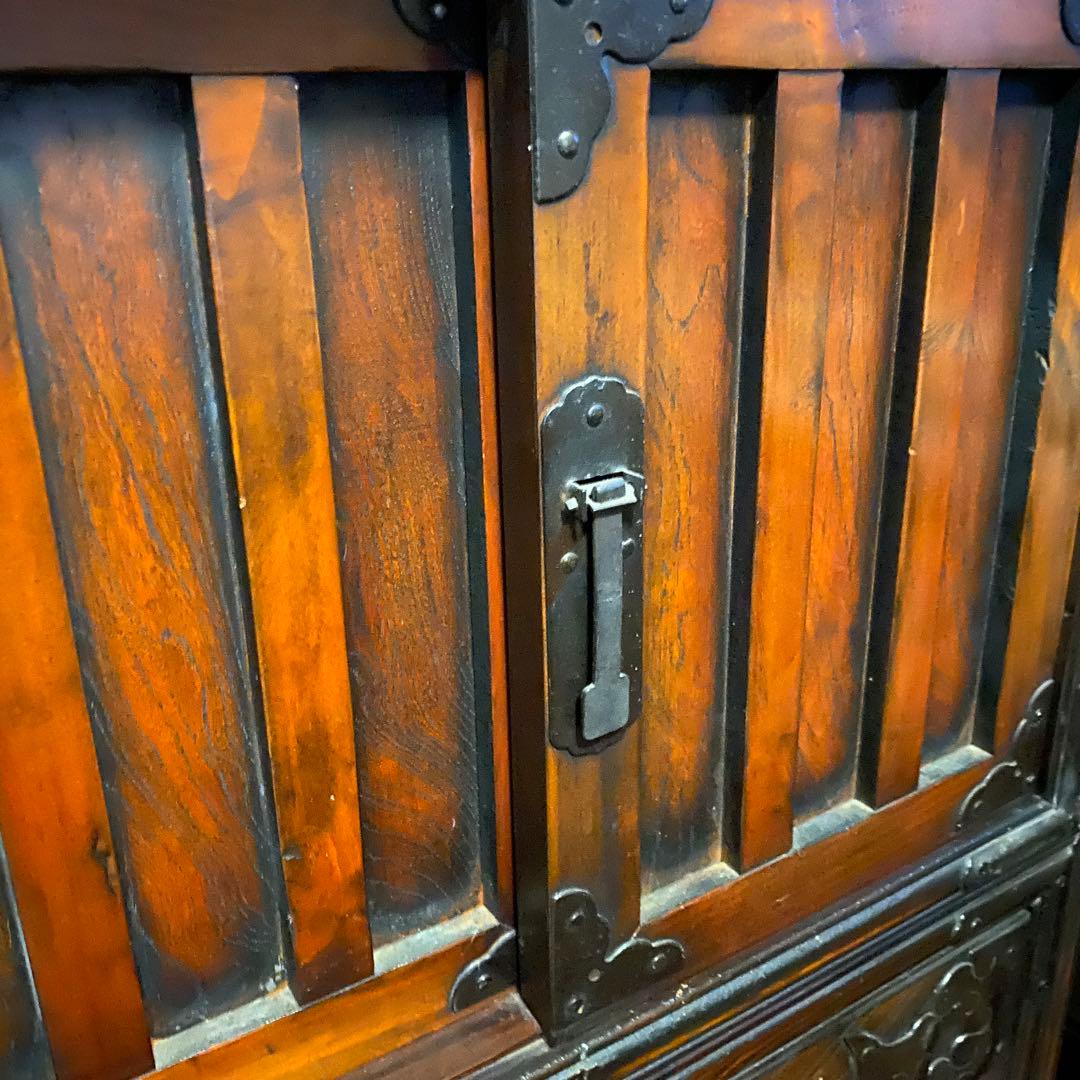 両面使用！木製階段状タンス　アンティーク 龍 両面彫金 引き取り！