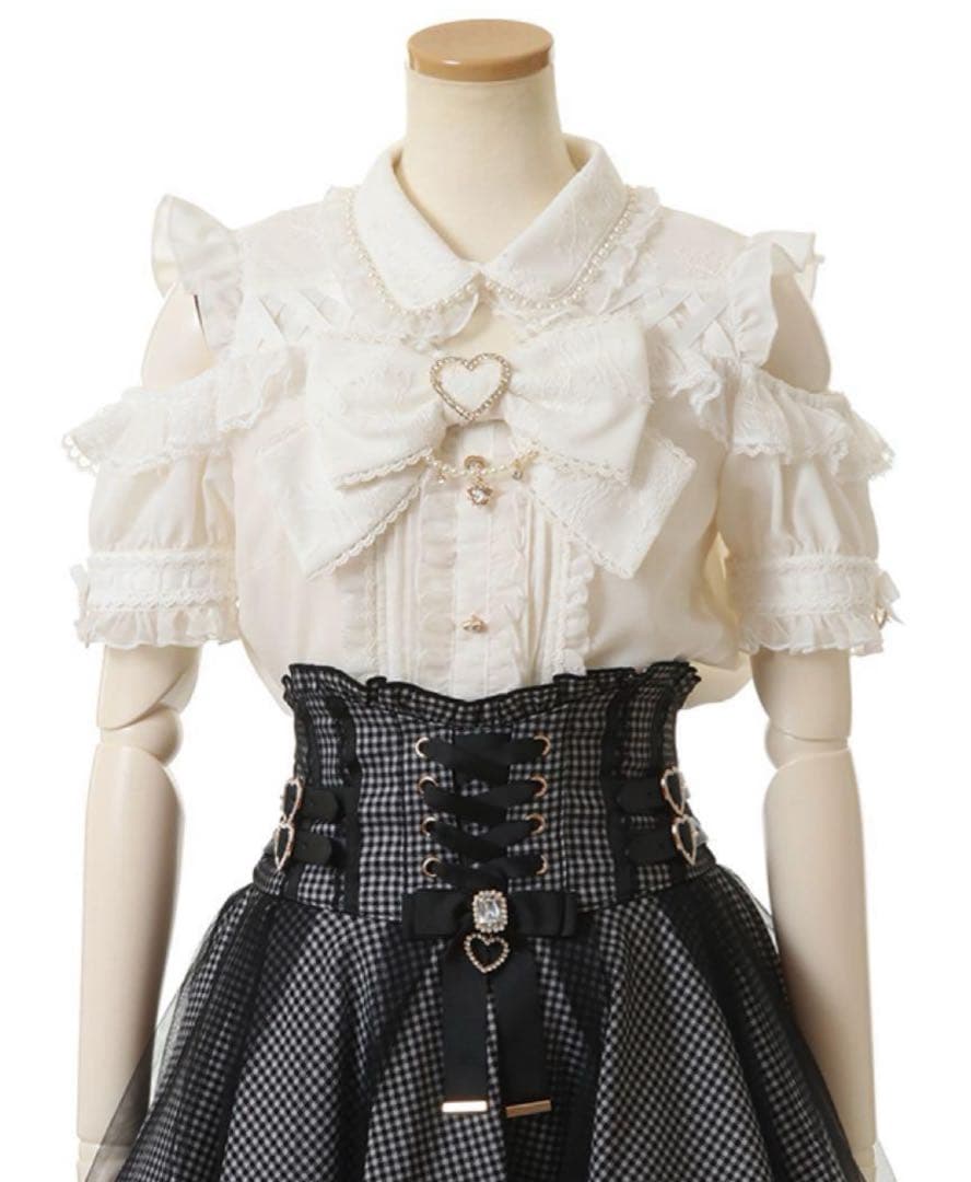 リズリサ　オープンショルダーフリルブラウス　LIZLISA ホワイト