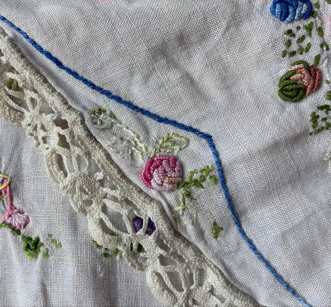 フランスアンティーク　ヴィンテージ*大きな花かご刺繍　ドイリー　かごカバー