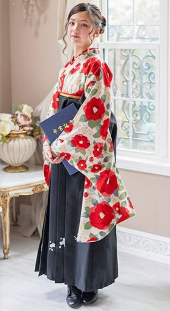 袴　卒業式　150cm 赤い花柄着物と黒い袴セット