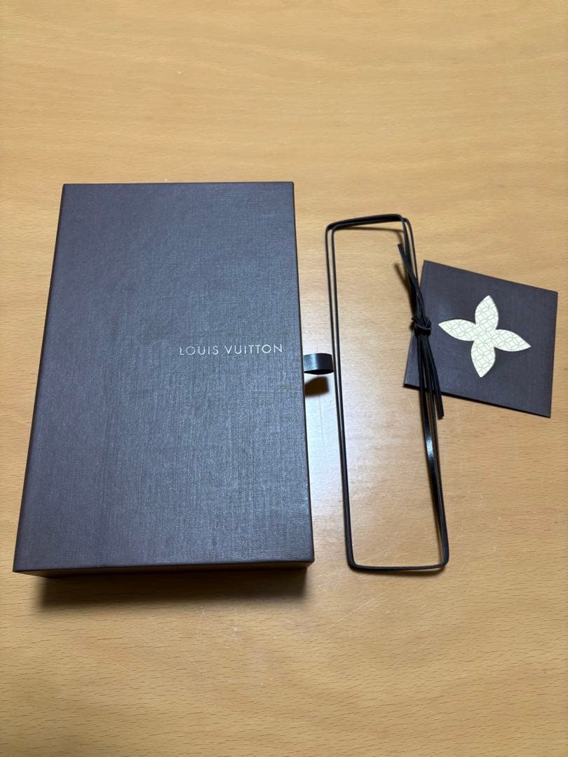 Louis Vuitton エピ　ジッピー・ウォレット　黒