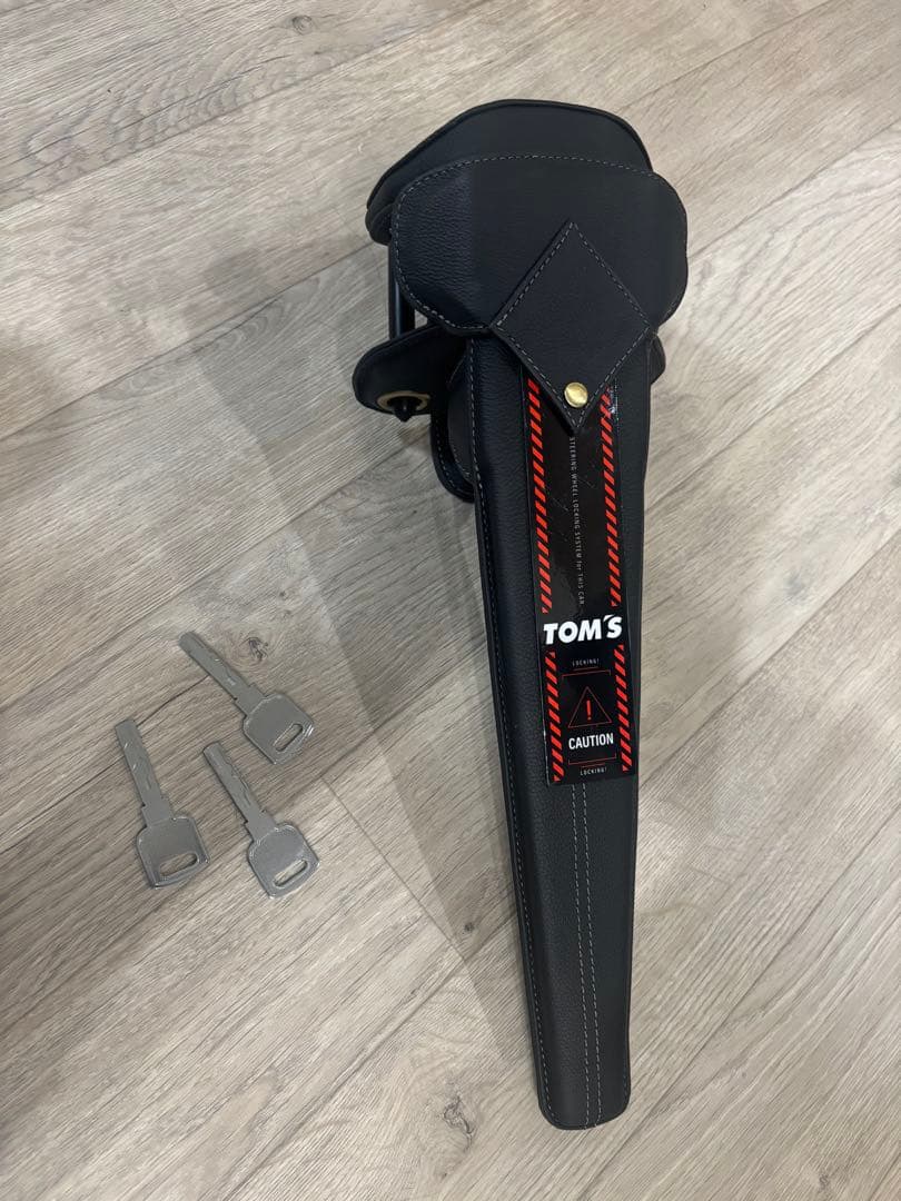 Tom's ステアリングロック