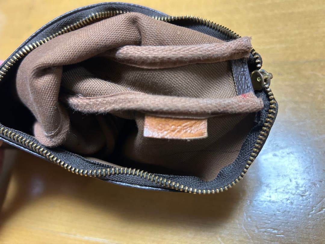 LV ルイ•ヴィトン カバン ポーチ 女性
