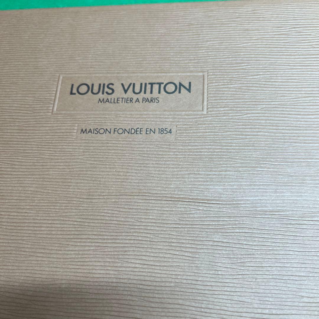 LOUIS VUITTON ダークブラウン スカーフ