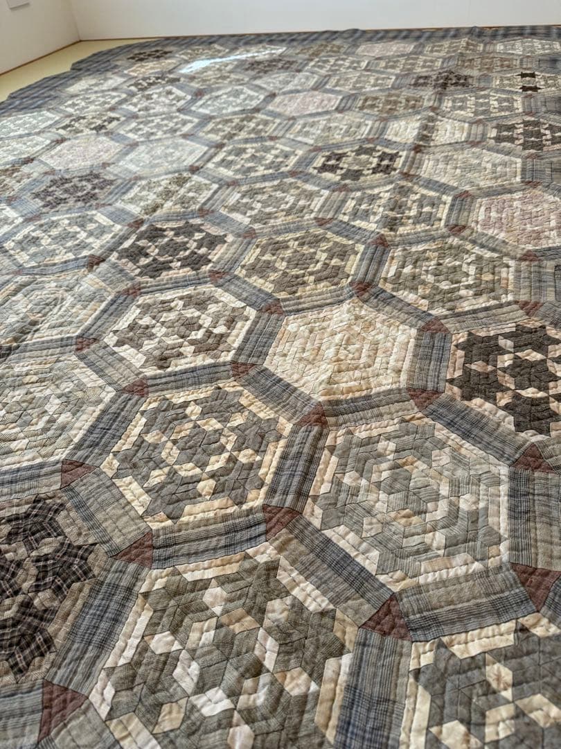 ハンドメイド　パッチワークキルト